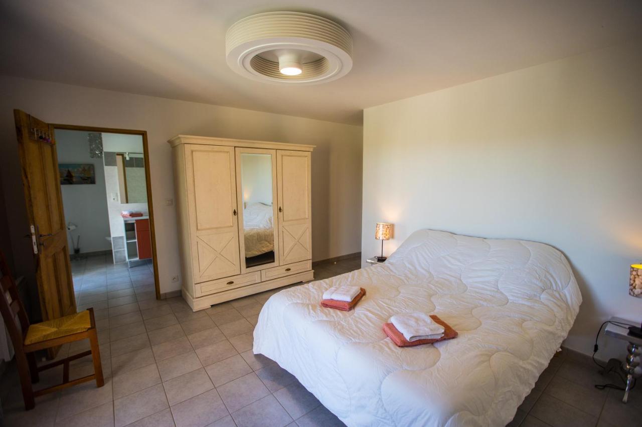 Les Villas De Perret Joyeuse Luaran gambar