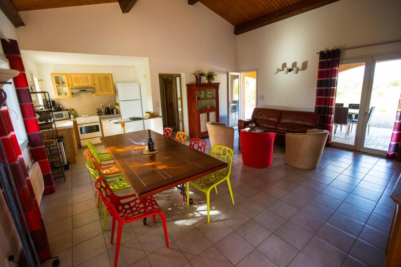 Les Villas De Perret Joyeuse Luaran gambar