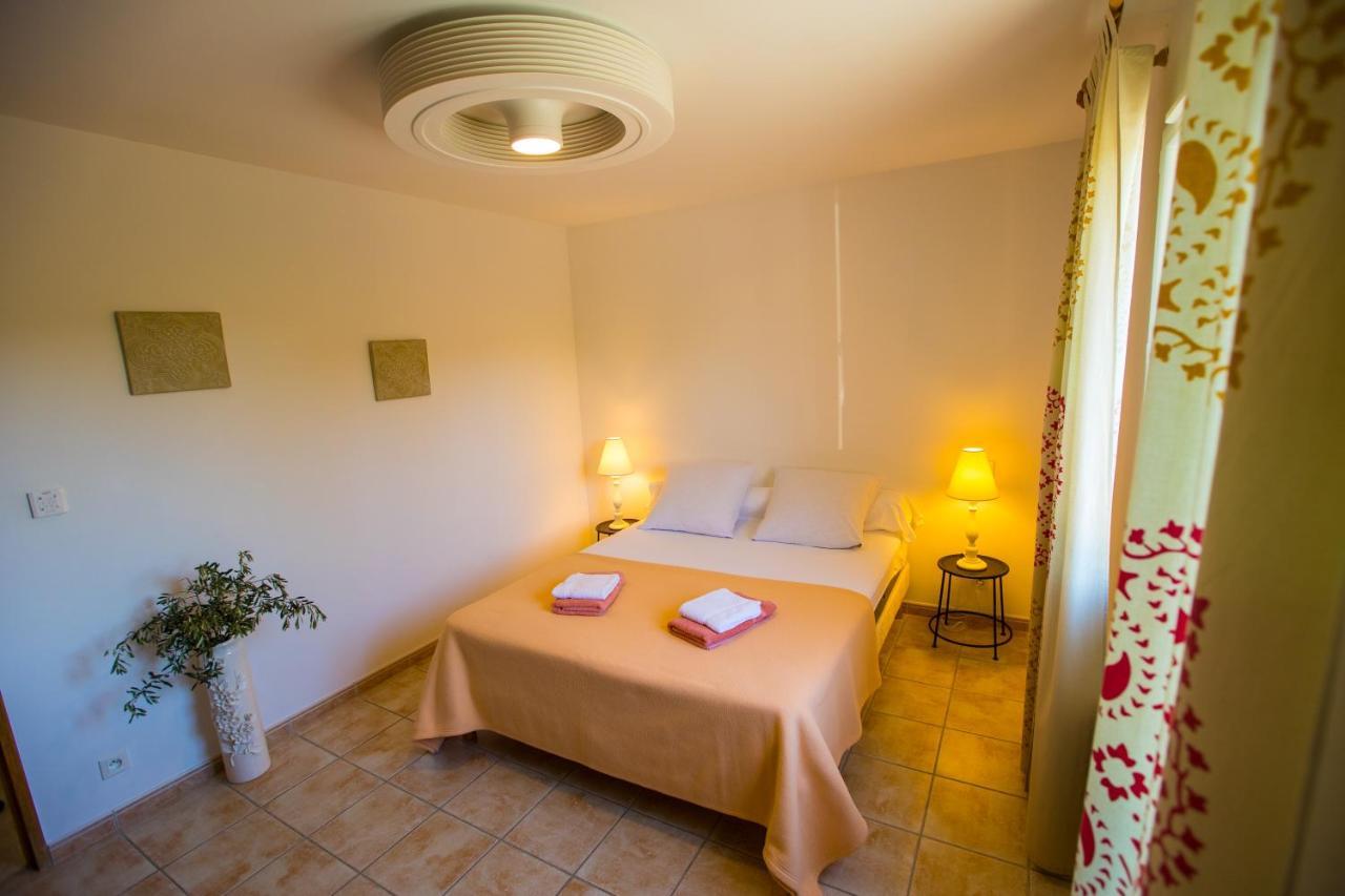 Les Villas De Perret Joyeuse Luaran gambar