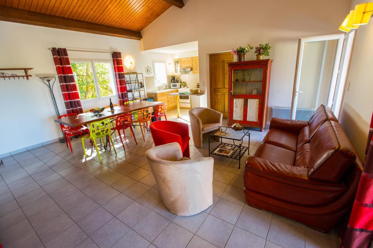Les Villas De Perret Joyeuse Luaran gambar