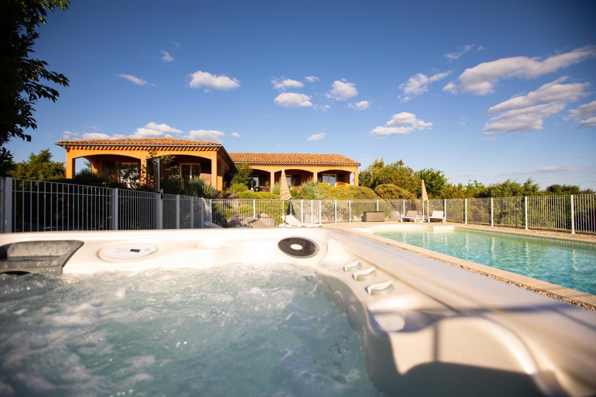 Les Villas De Perret Joyeuse Luaran gambar