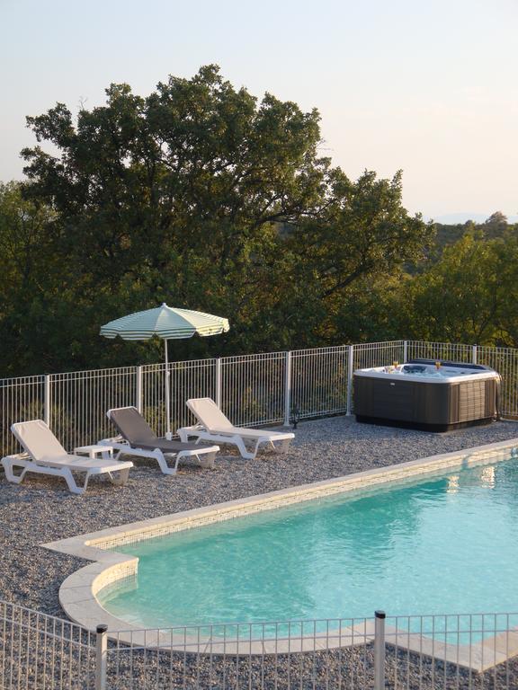 Les Villas De Perret Joyeuse Luaran gambar