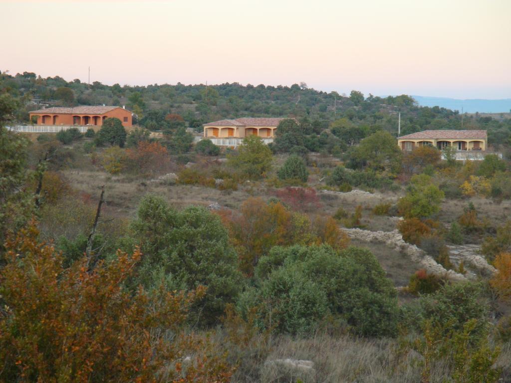 Les Villas De Perret Joyeuse Luaran gambar