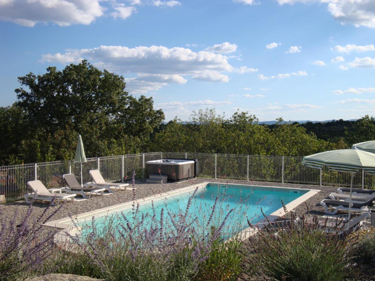 Les Villas De Perret Joyeuse Luaran gambar