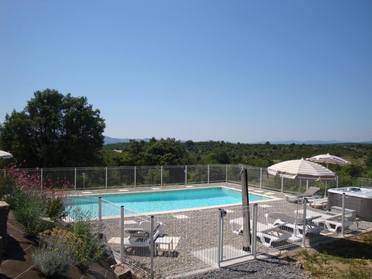 Les Villas De Perret Joyeuse Luaran gambar