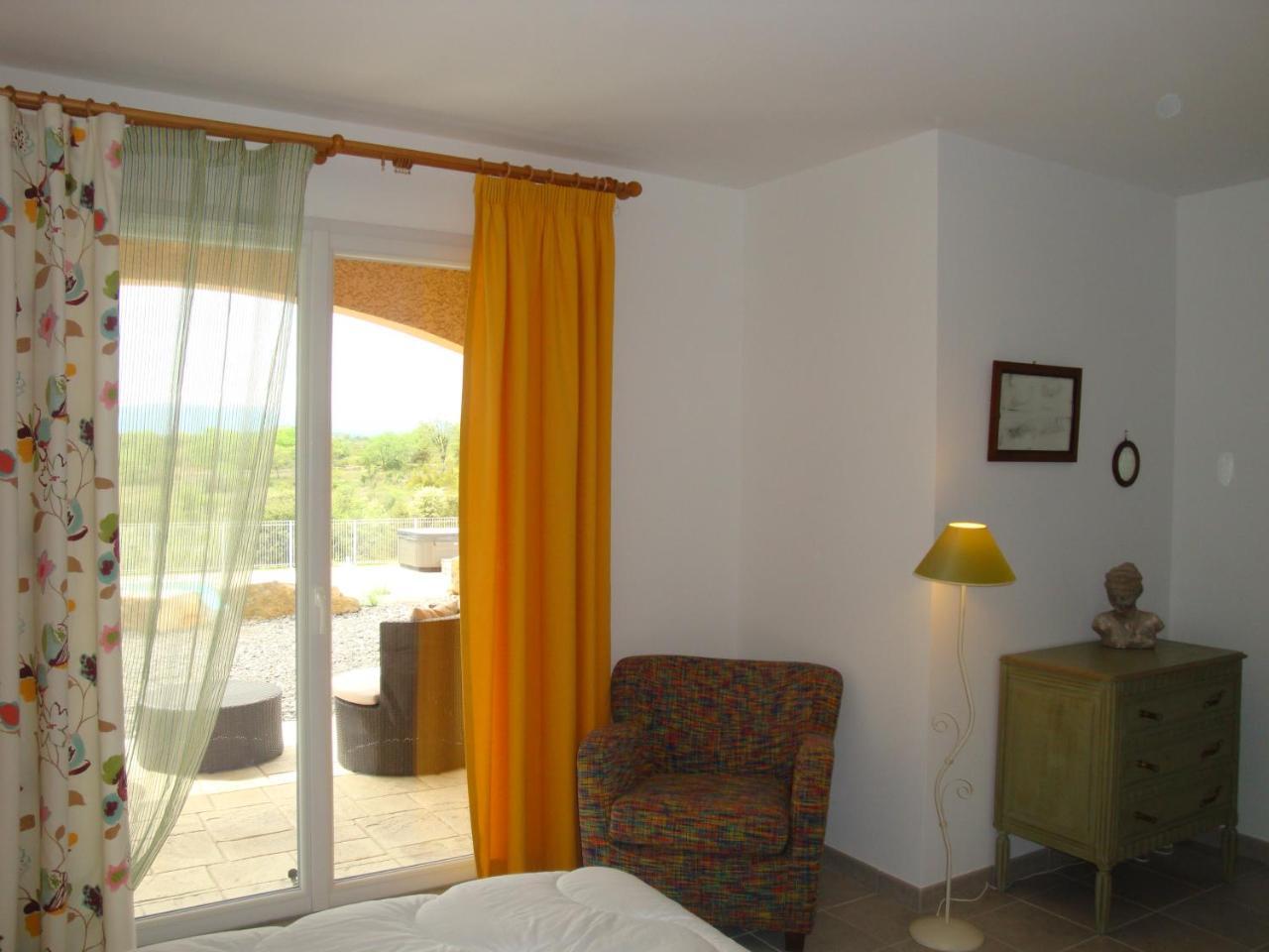 Les Villas De Perret Joyeuse Luaran gambar