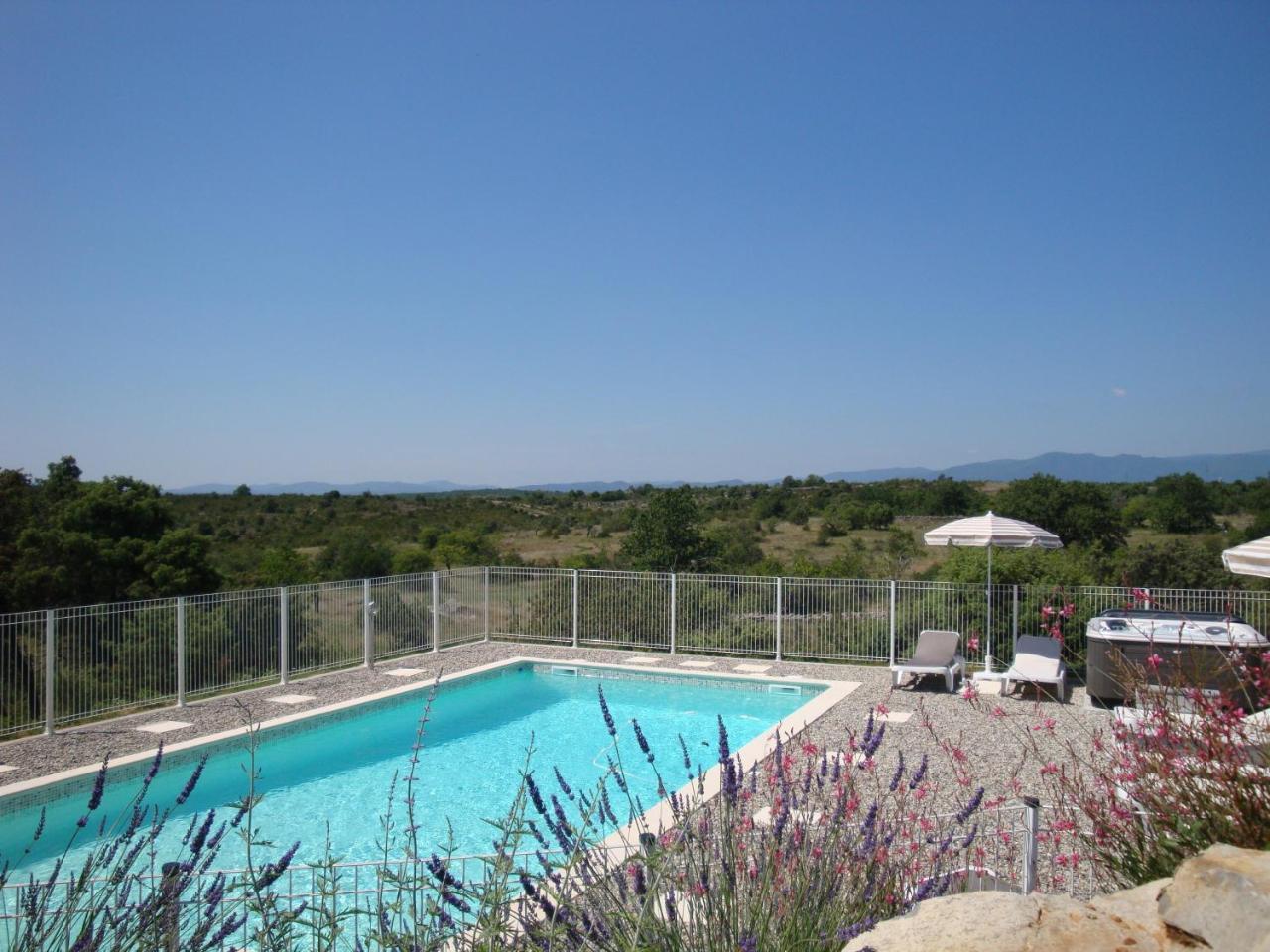 Les Villas De Perret Joyeuse Luaran gambar