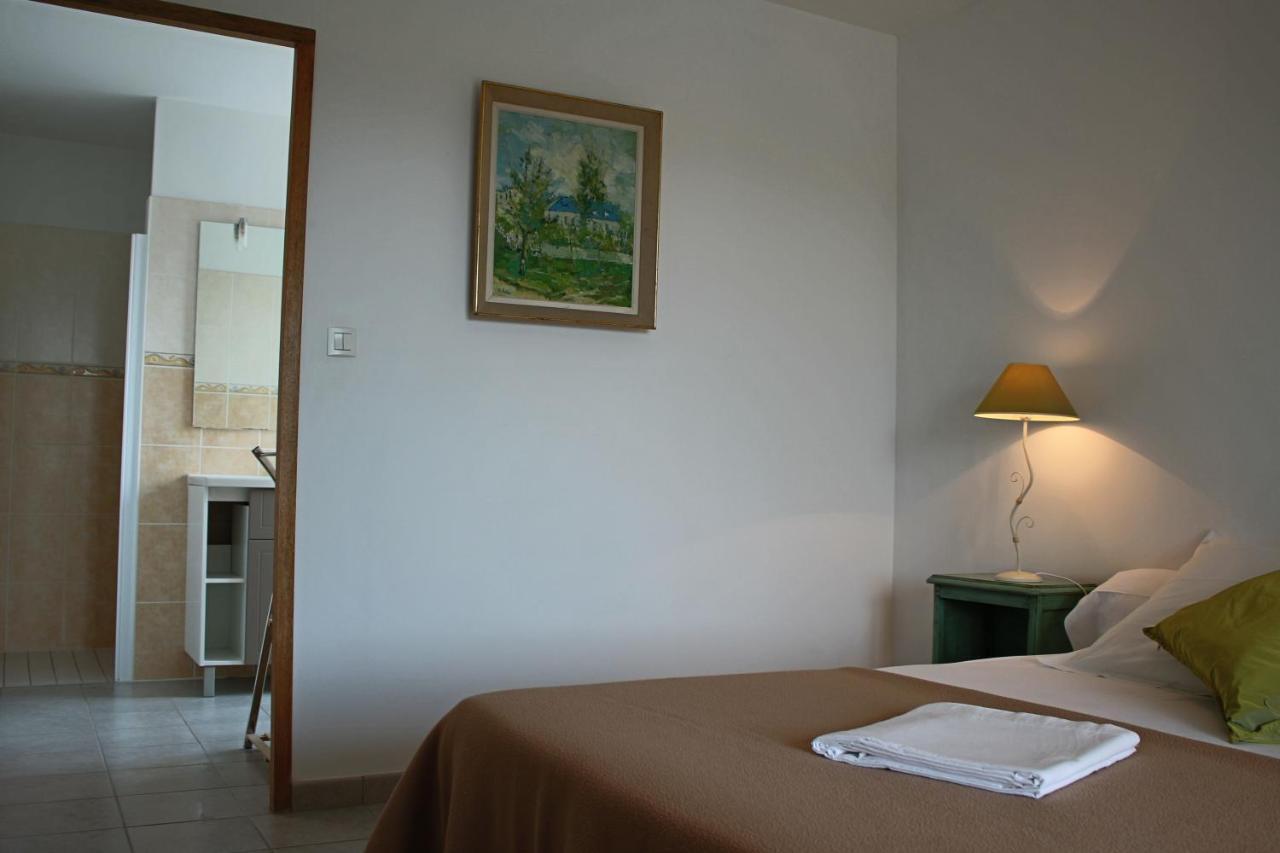 Les Villas De Perret Joyeuse Luaran gambar