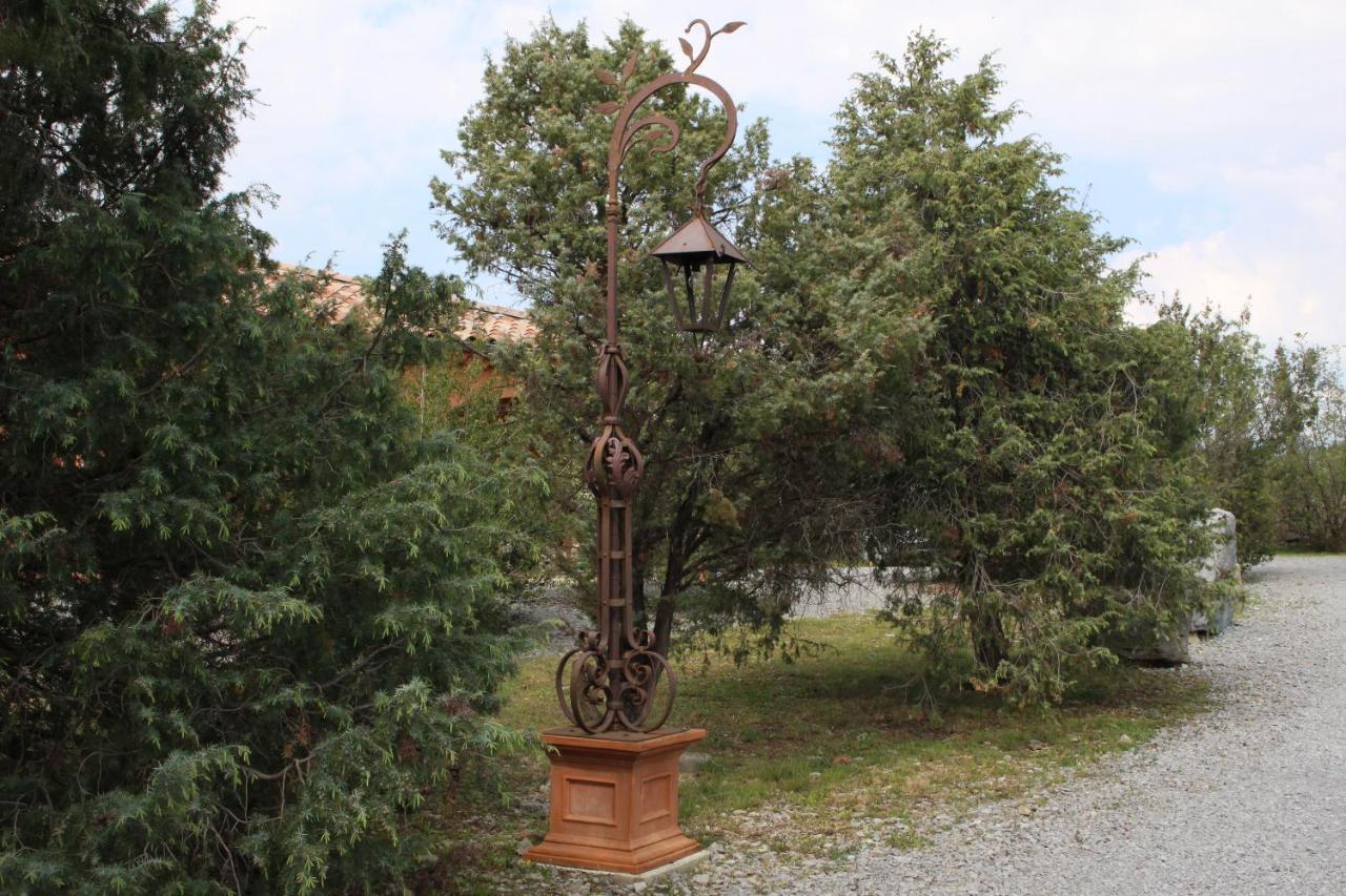 Les Villas De Perret Joyeuse Luaran gambar