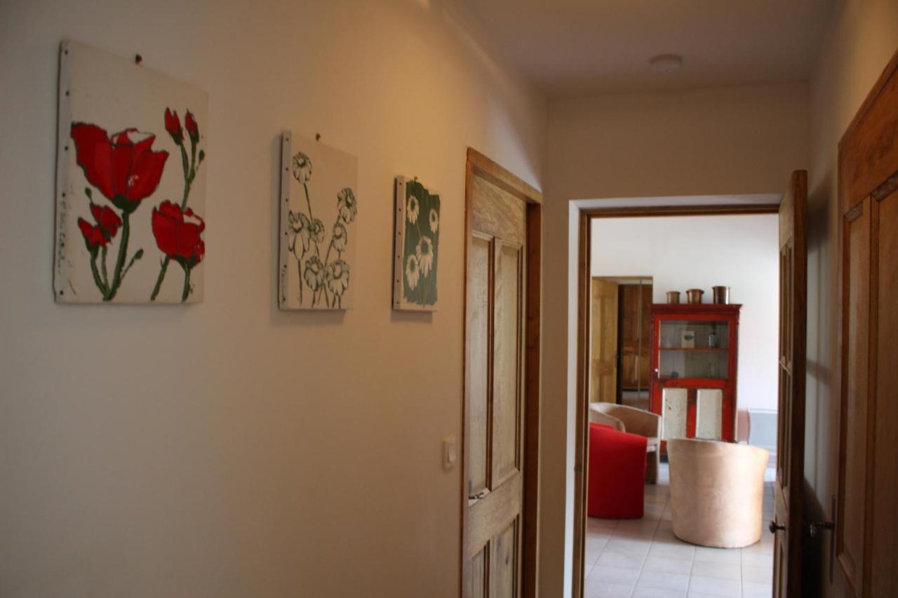 Les Villas De Perret Joyeuse Luaran gambar