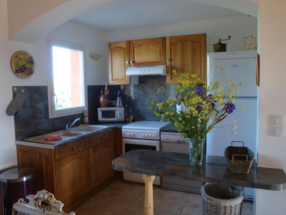 Les Villas De Perret Joyeuse Luaran gambar